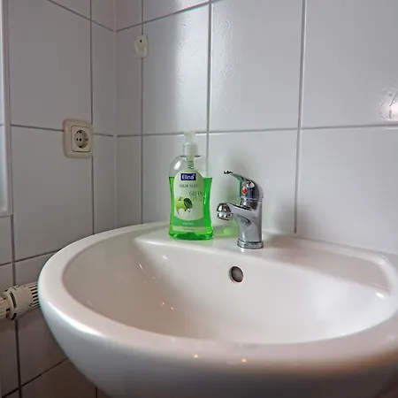Tasteful In Germany With Garden 公寓 *